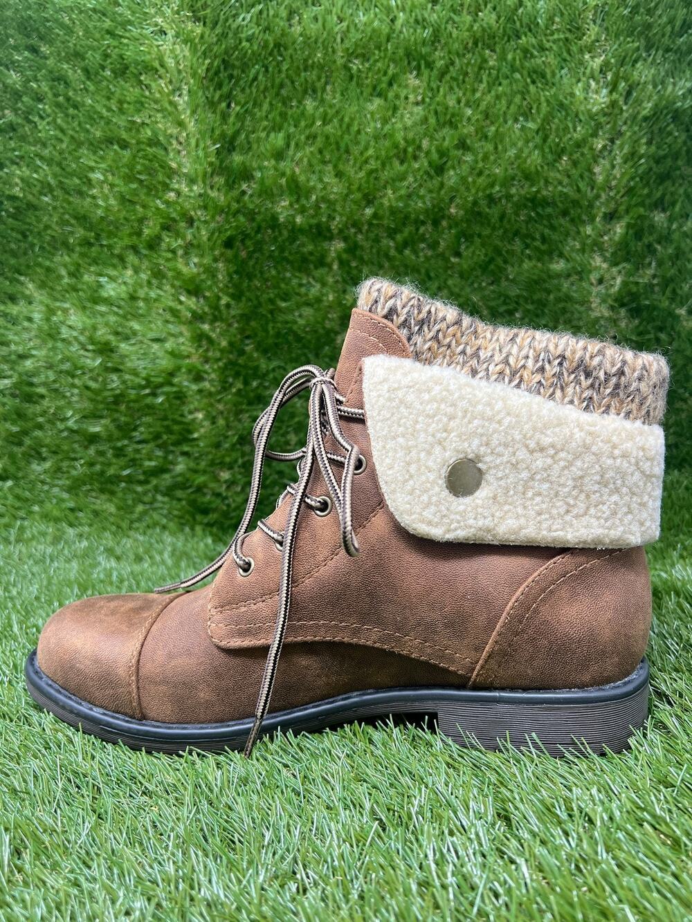 Cliffs by White Mountain Women's 9M Duena Brown Boots